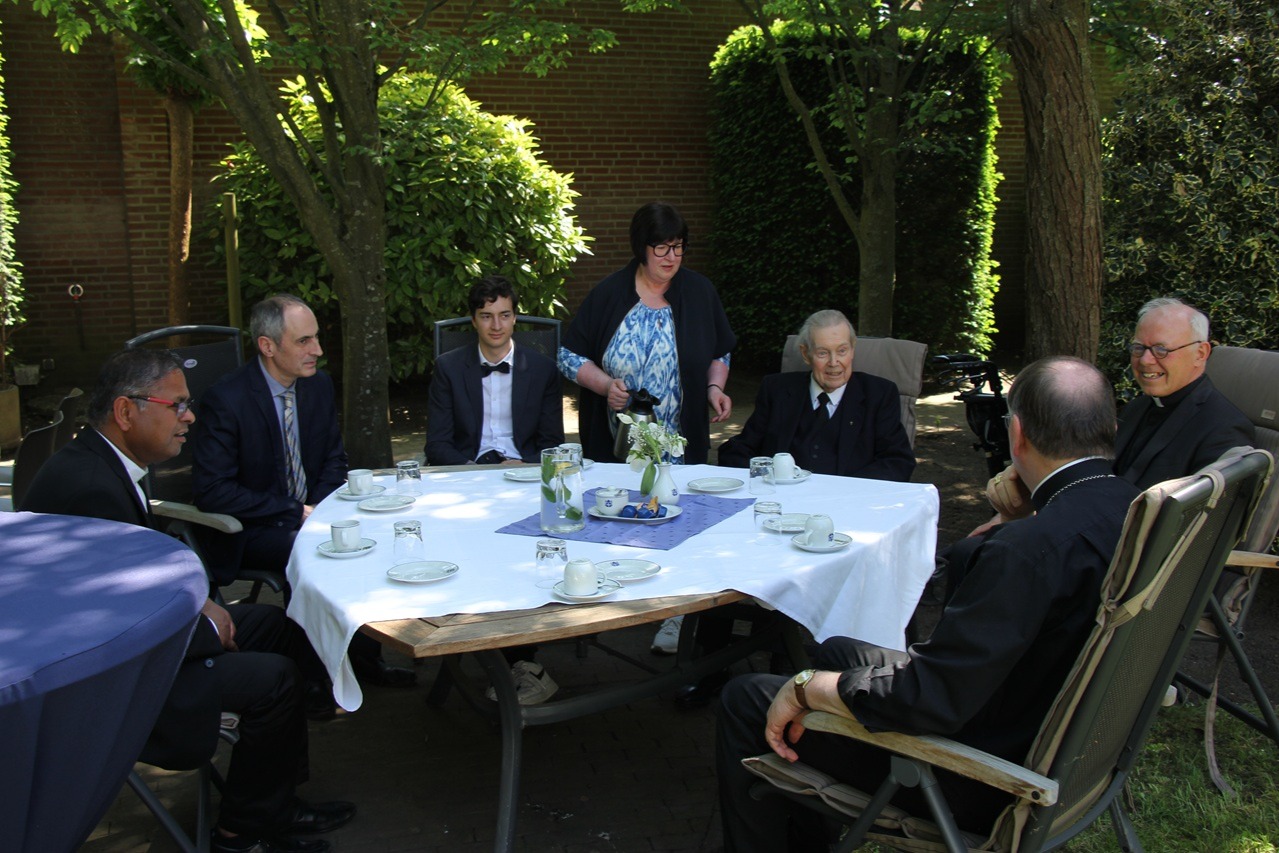 Wijdingsjubilarissen door bisschop ontvangen
